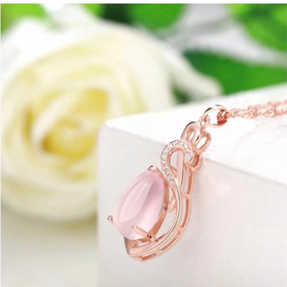 Rose Gold Fashion Crystal Pink Pendant Necklace - Picture 3 of 5